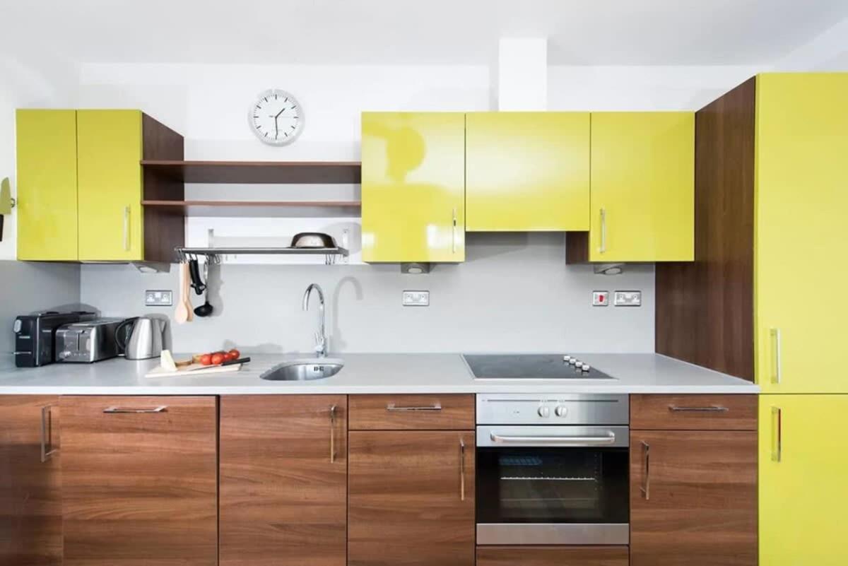 Modern 2 Bed Apartment W Balcony In Лондон Екстер'єр фото